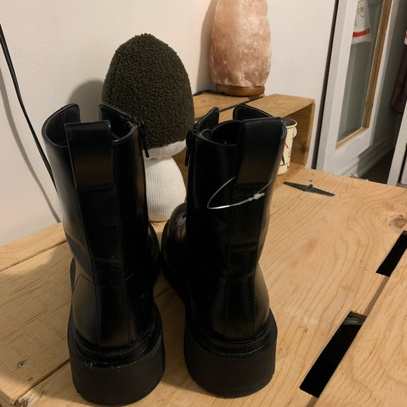 H & M Pleather boots size 8 - Picture 3 of 5